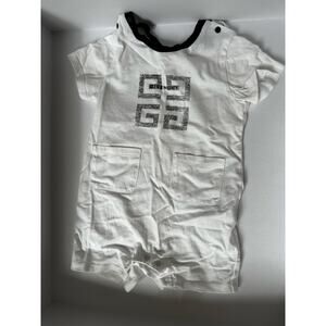 Givenchy 4G logo 9M baby romper. White